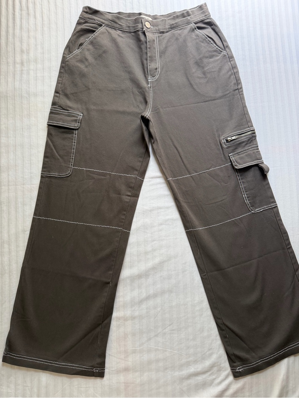 High Rise Dark Grey Contrast Stitch Wide-Leg
Cargo Pants